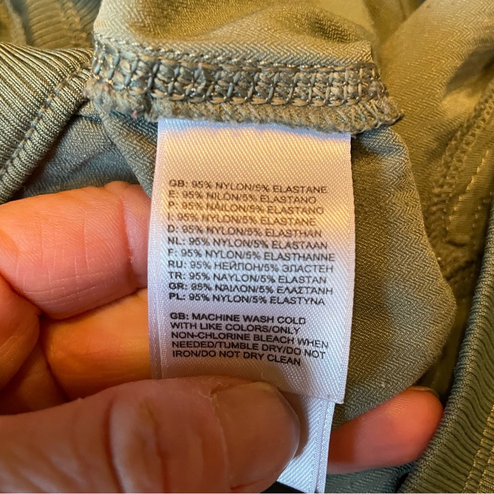 North Face sage green lightweight active capri pants Women Large - Picture 7 of 13